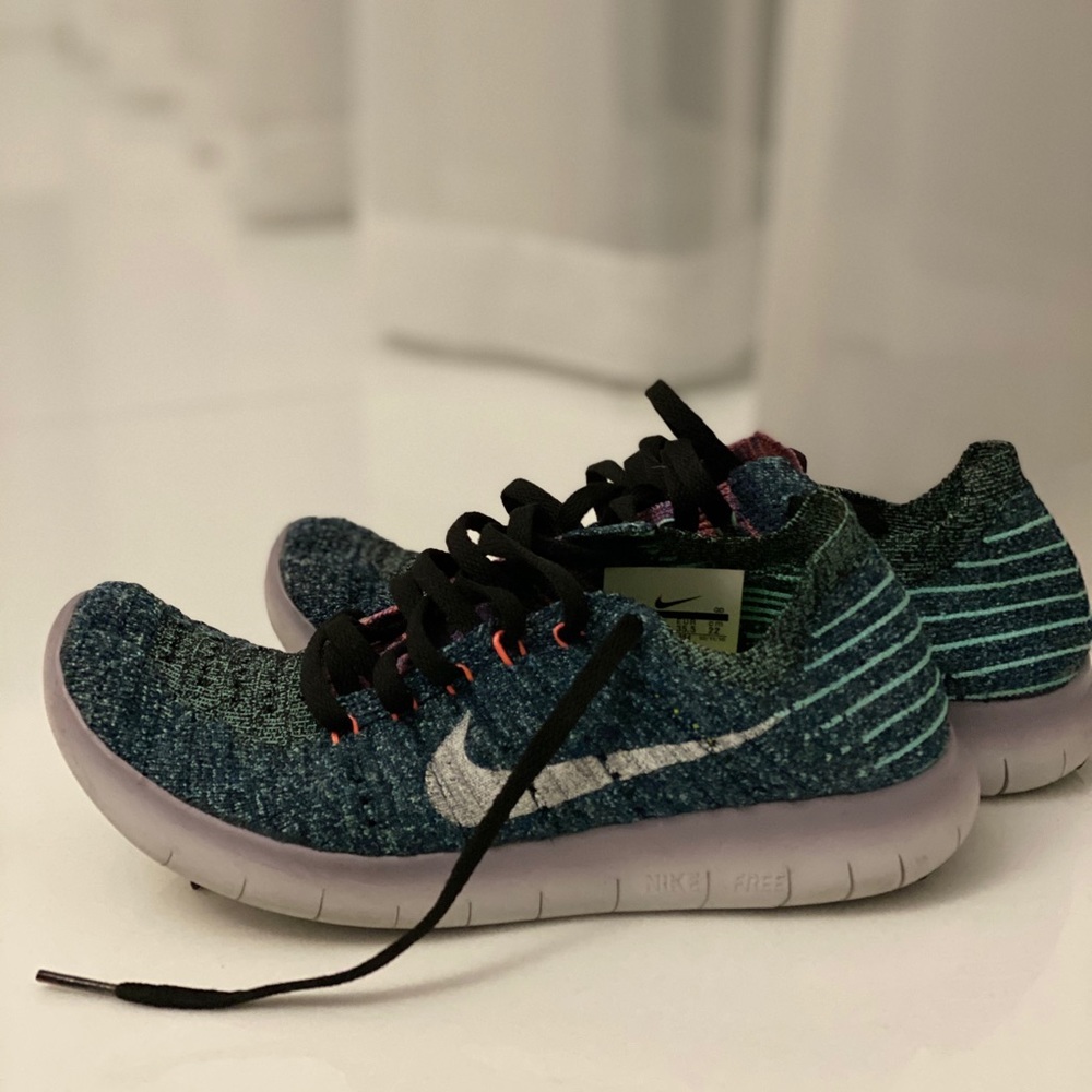 mens nike sock shoes